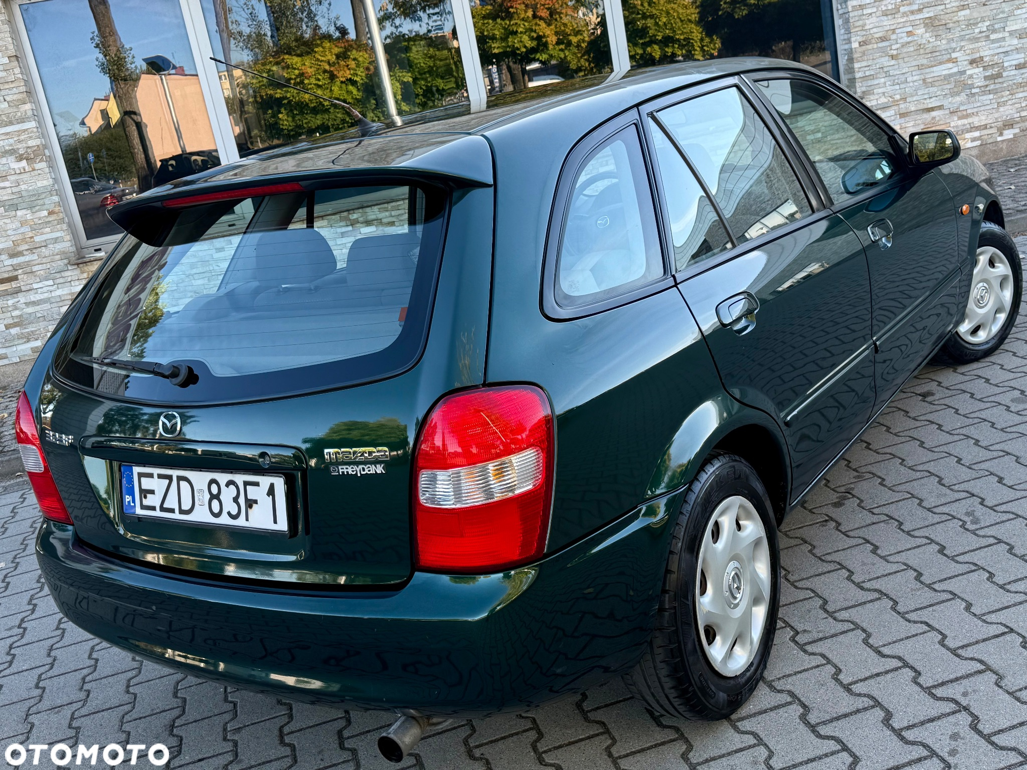 Mazda 323F 1.6 Exclusive - 22
