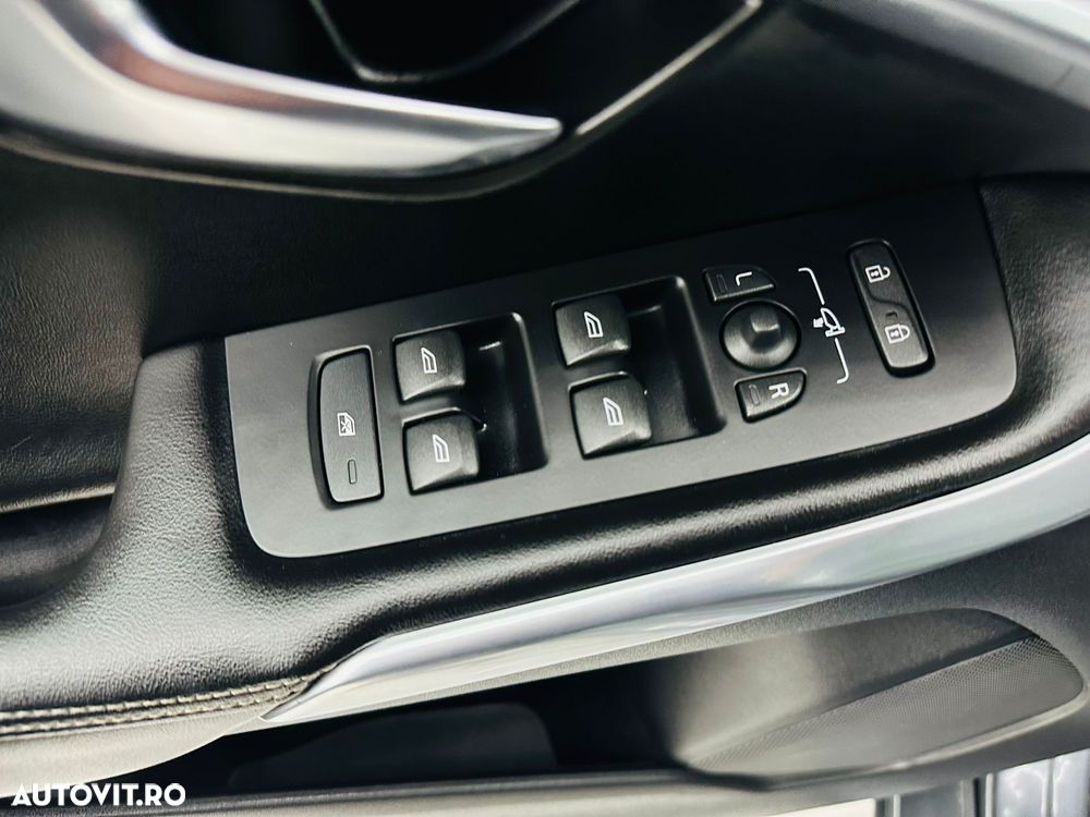 Volvo V40 D2 R Design - 22