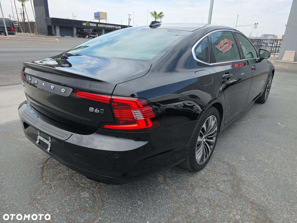 Volvo S90 - 2