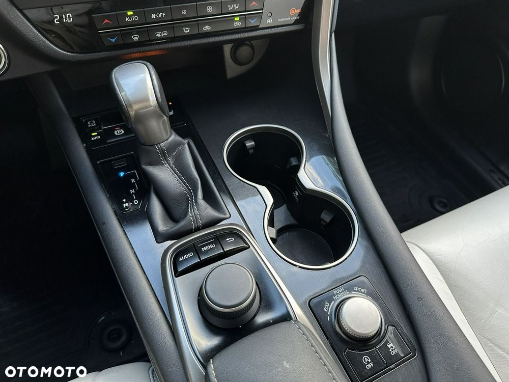 Lexus RX - 31