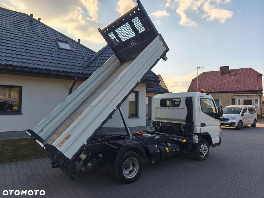 Mitsubishi Fuso Canter - 2