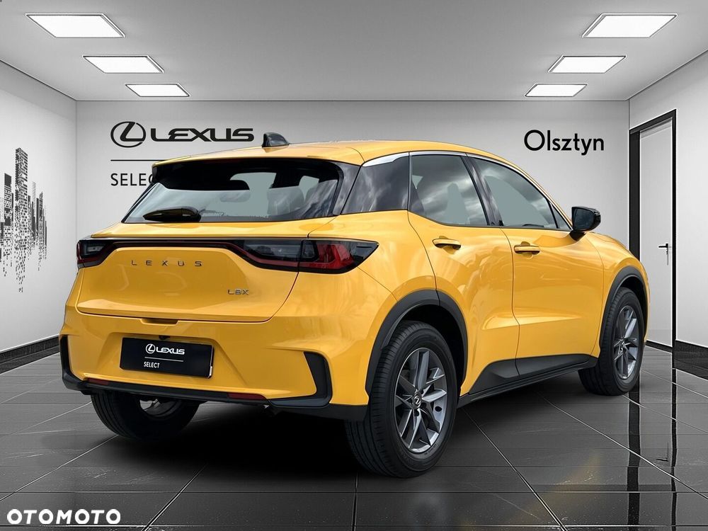 Lexus LBX 1.5 Hybrid - 2