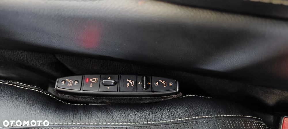 Mercedes-Benz CLS 500 4-Matic 7G-TRONIC - 22