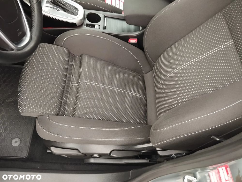 Opel Astra 1.4 T Essentia - 18