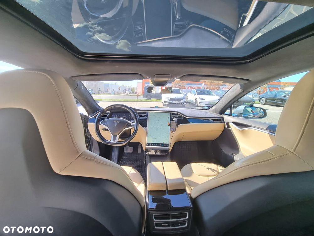 Tesla Model S - 5