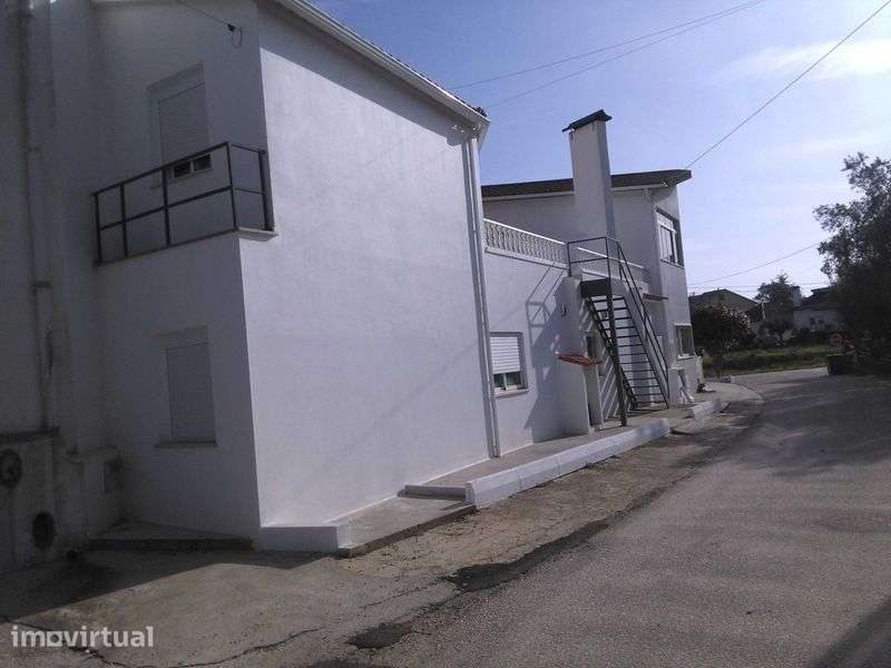 Moradia - Junto IC2 - Grande imagem: 2/11