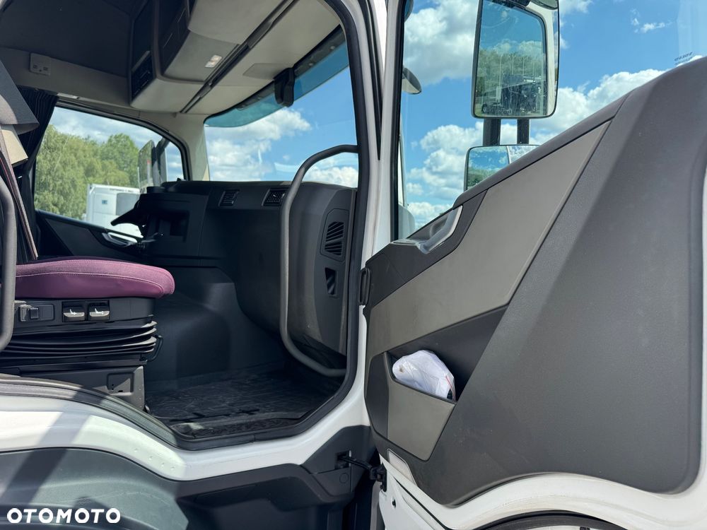 Volvo FM FH 500 Euro6 Full Led z kurierki Import France - 18