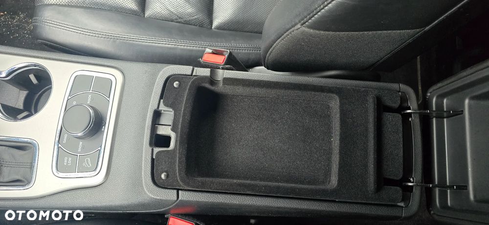 Jeep Grand Cherokee - 22