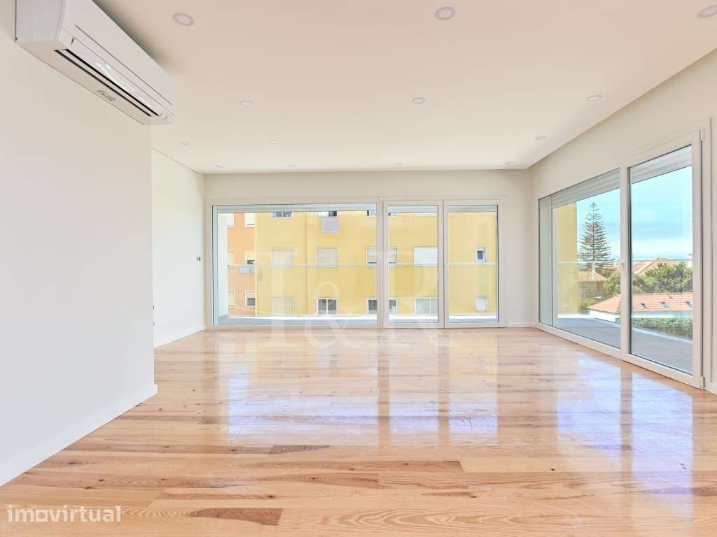 Apartamento T4 com varanda e estacionamento, São João do Estoril - Grande imagem: 2/38