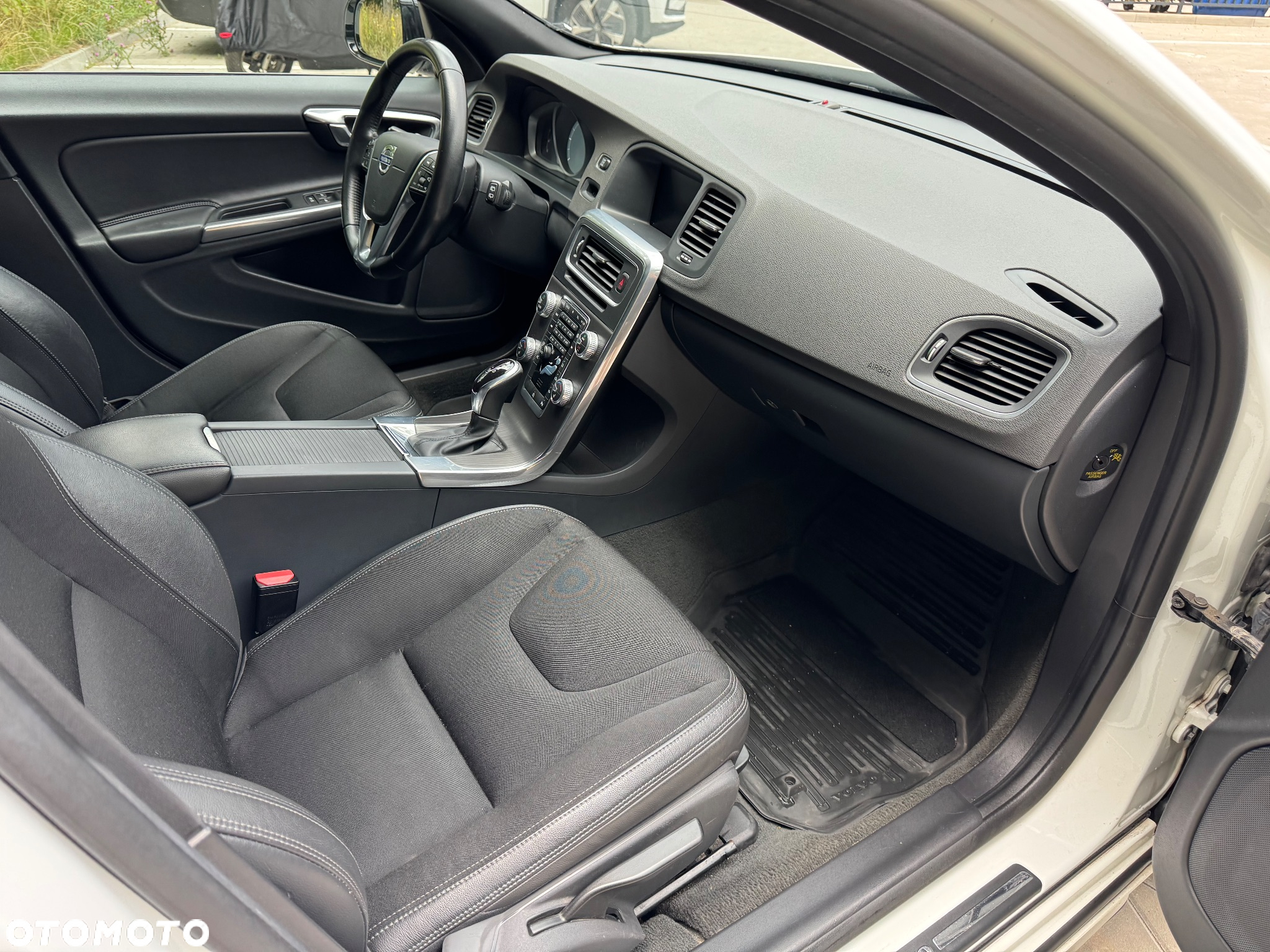 Volvo V60 Cross Country D3 Drive-E Summum - 16