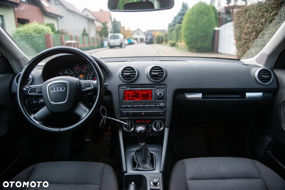 Audi A3 Sportback 1.6 TDI DPF Ambiente - 29