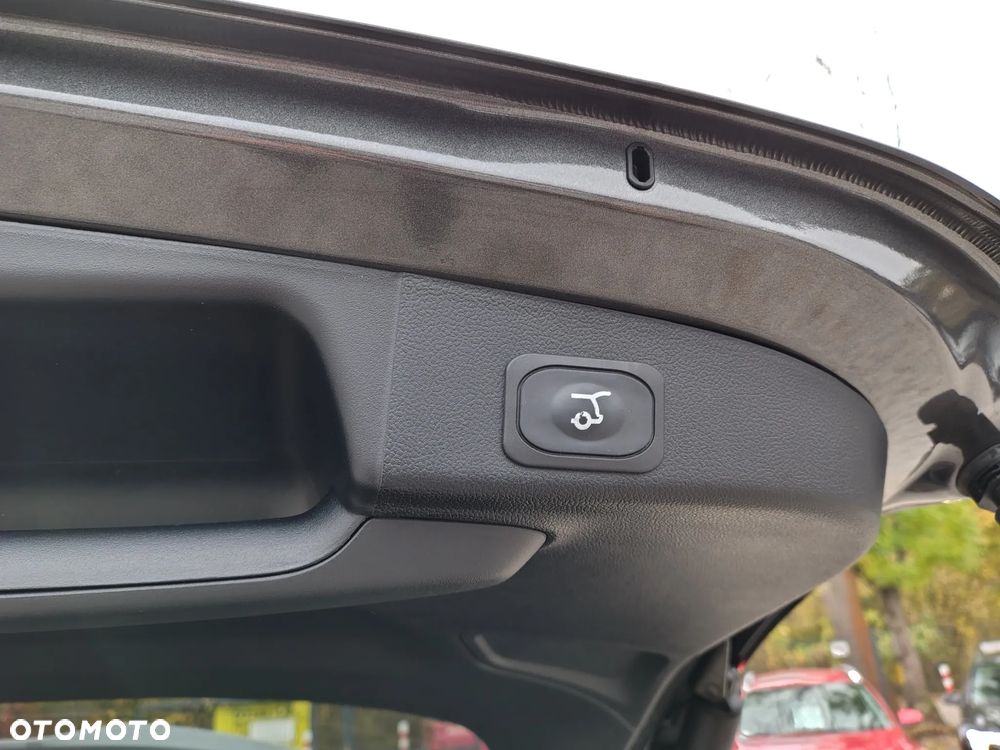 Ford Focus 1.0 EcoBoost mHEV ST-Line X - 26