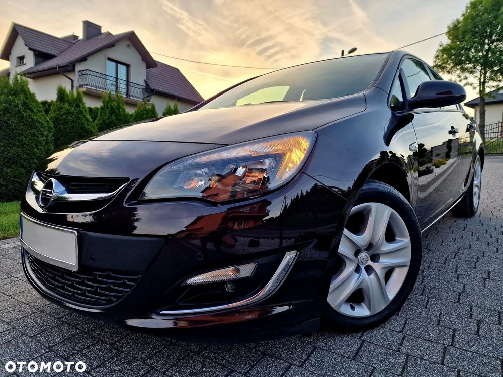 Opel Astra 1.4 T Enjoy S&S - 9