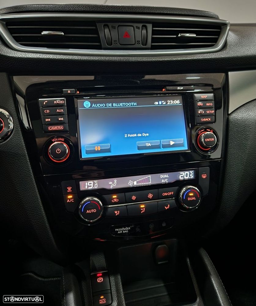 Nissan Qashqai 1.5 dCi N-Connecta - 21