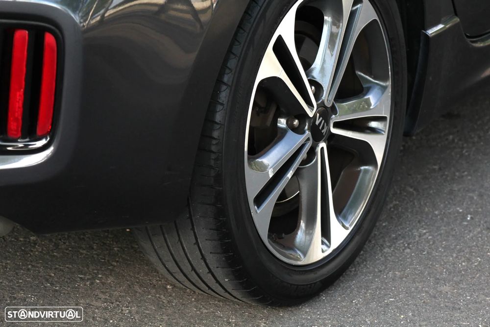 Kia Ceed 1.6 CRDi GT Line - 23