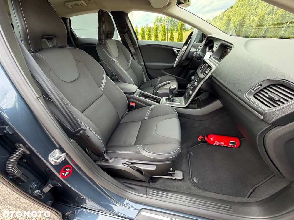 Volvo V40 D2 Momentum - 25