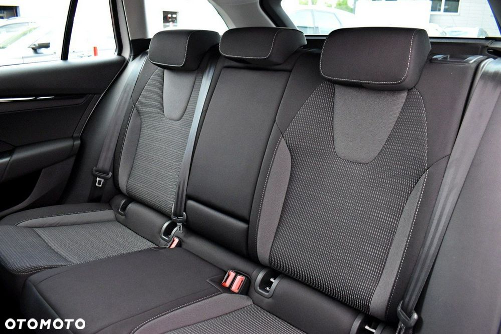 Skoda Octavia 1.5 TSI mHEV Selection DSG - 12