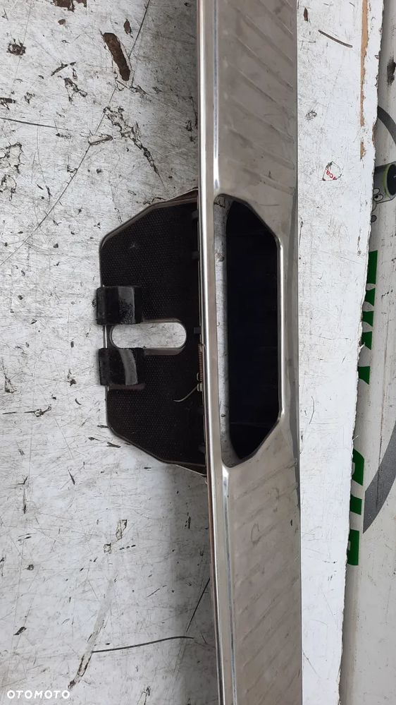 Mercedes W211 e-klasa osłona rygla zamka bagażnika A2116900089 - 4