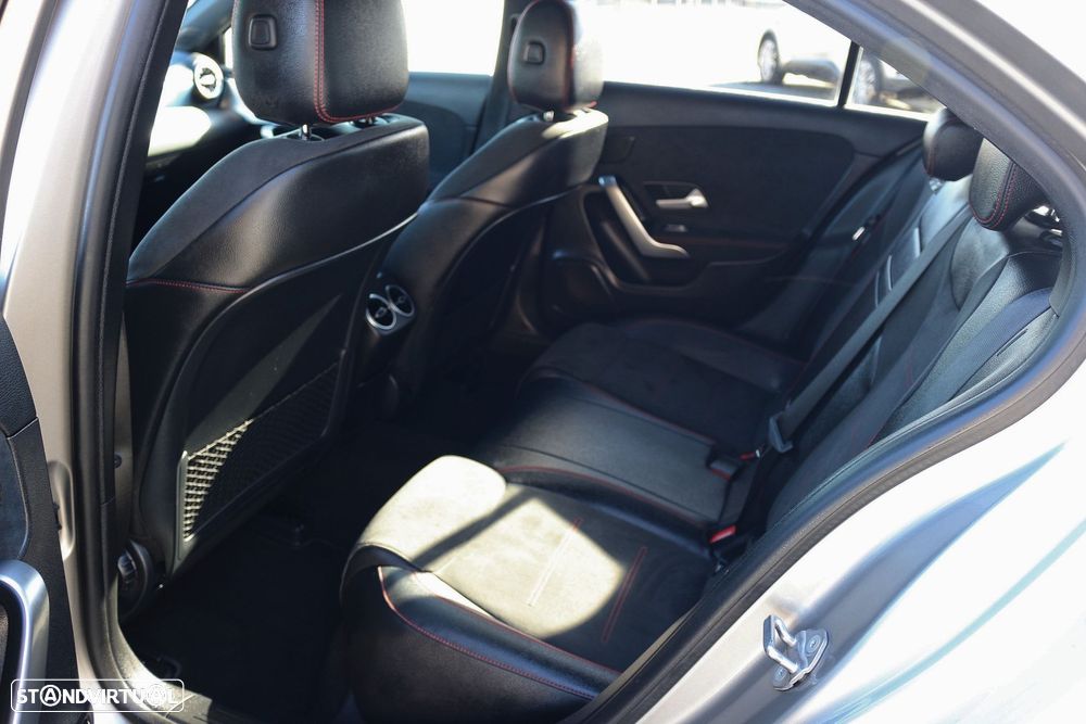 Mercedes-Benz A 250 Limousine e AMG Line - 32