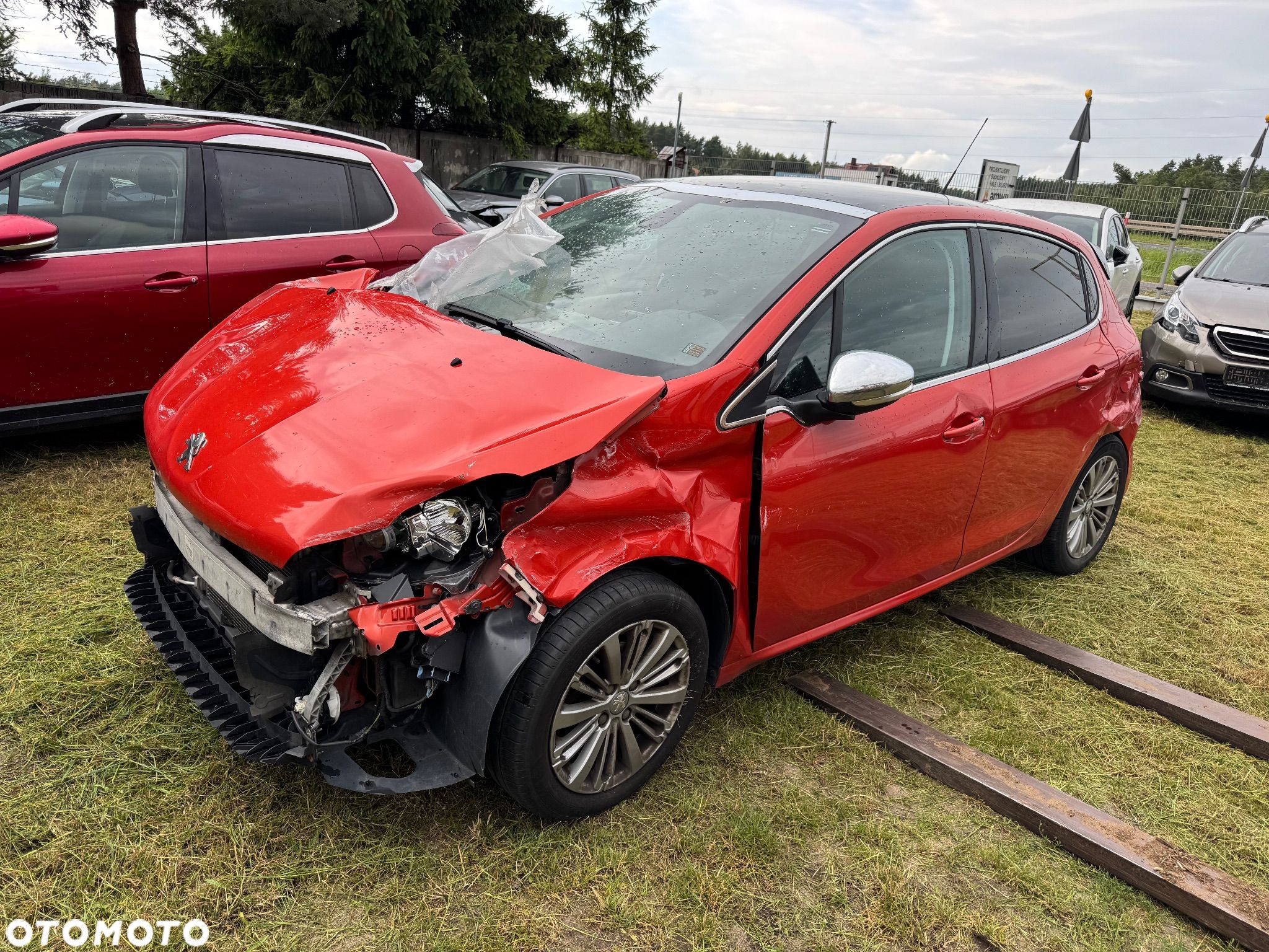 Peugeot 208 1.6 BlueHDi Allure S&S - 1