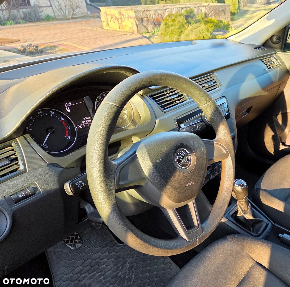 Skoda RAPID 1.2 TSI Active - 2