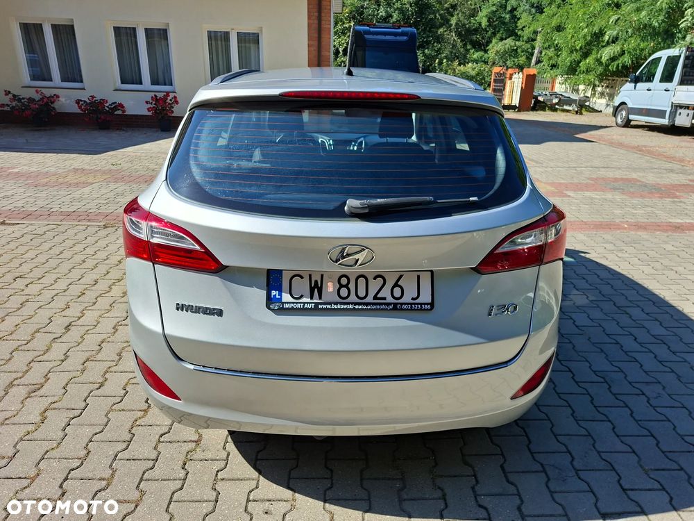 Hyundai i30 blue Kombi 1.4 Classic - 4
