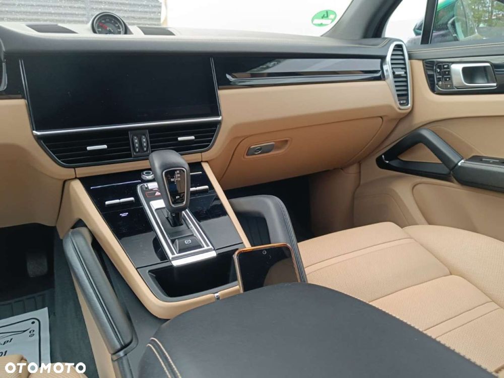 Porsche Cayenne - 31