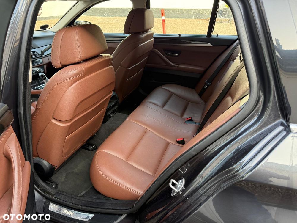 BMW Seria 5 530d Luxury Line - 12