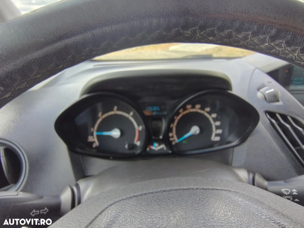 Ford Courier - 15