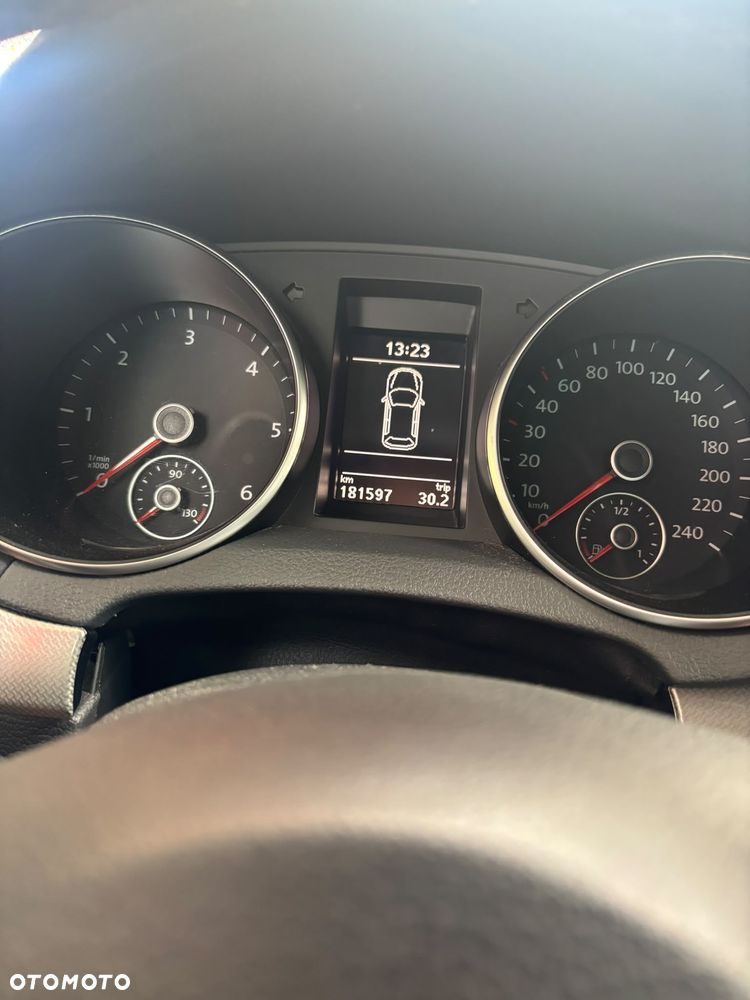 Volkswagen Golf 1.6 TDI DPF MATCH - 14
