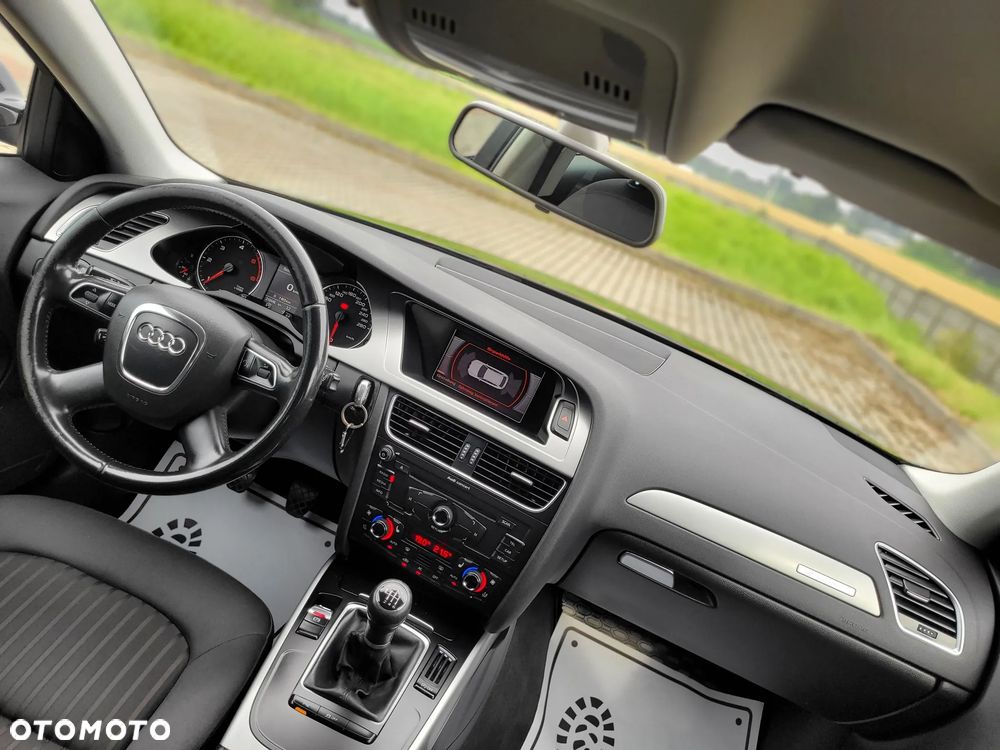 Audi A4 Avant 2.0 TDI Quattro - 25