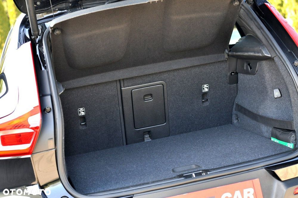 Volvo XC 40 D3 Momentum Pro - 16