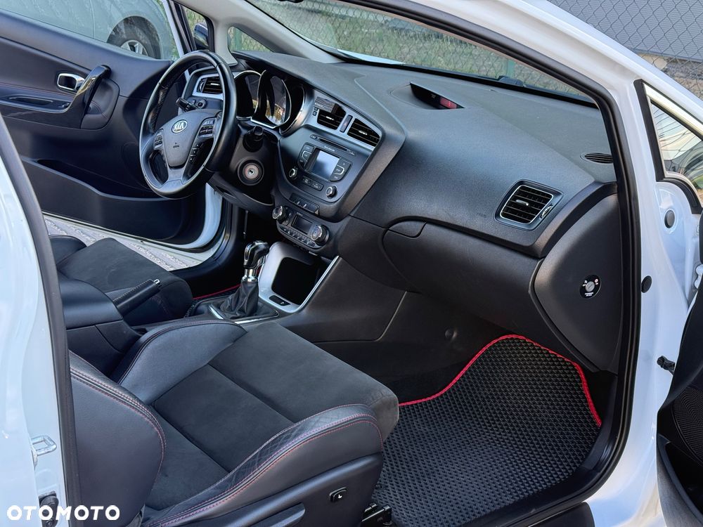 Kia Ceed - 14
