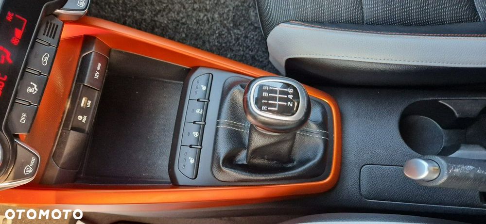 Kia Stonic - 26
