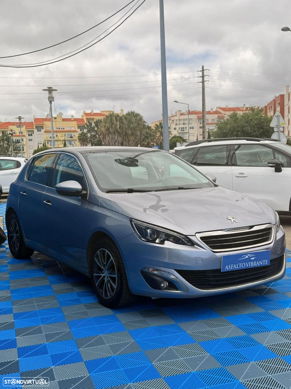 Peugeot 308 1.2 PureTech Allure - 4