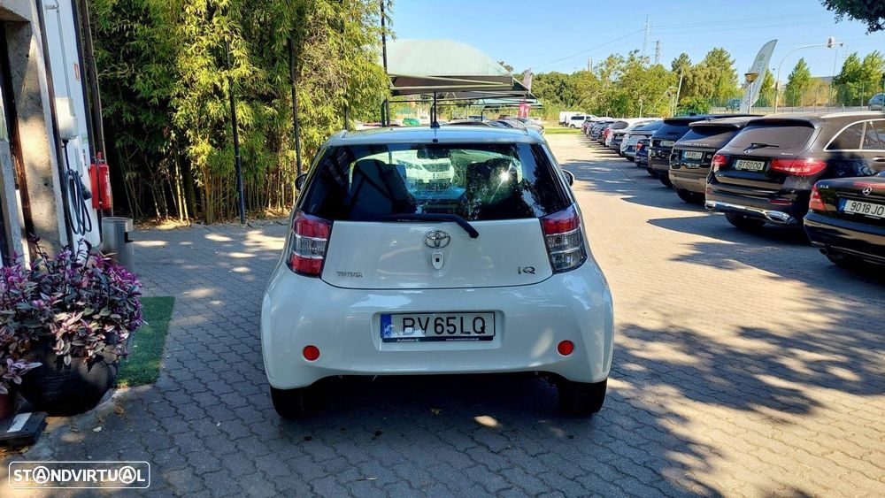 Toyota iQ 1.0 VVT-i - 4