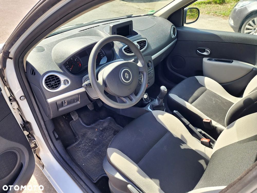 Renault Clio 1.2 16V 75 Expression - 20