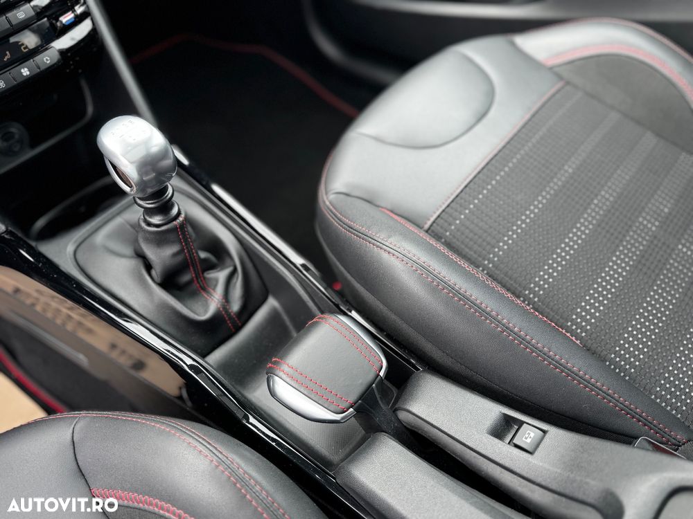 Peugeot 2008 1.2 PureTech Turbo S&S GT-Line - 19