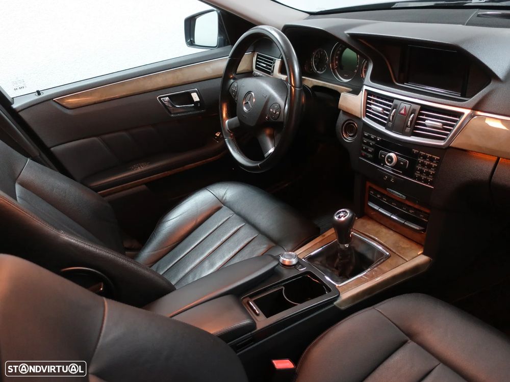 Mercedes-Benz E 250 CDi Elegance BlueEfficiency - 23