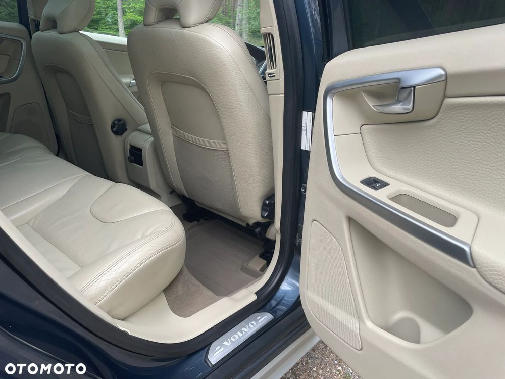 Volvo XC 60 - 25