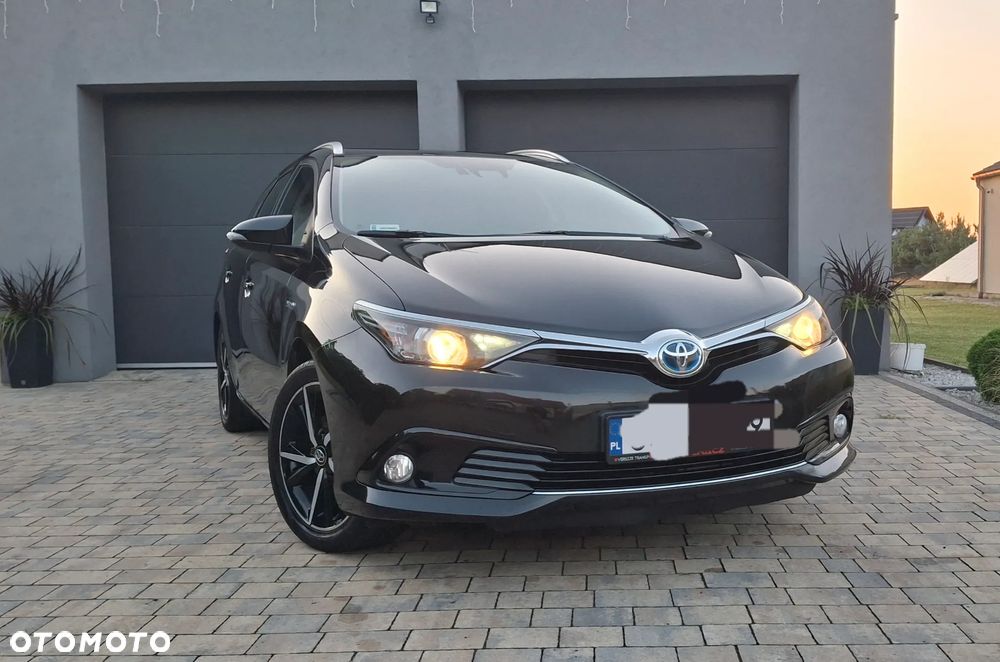 Toyota Auris Hybrid 135 Prestige - 4