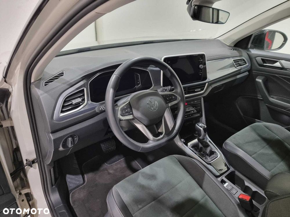 Volkswagen T-Roc - 16