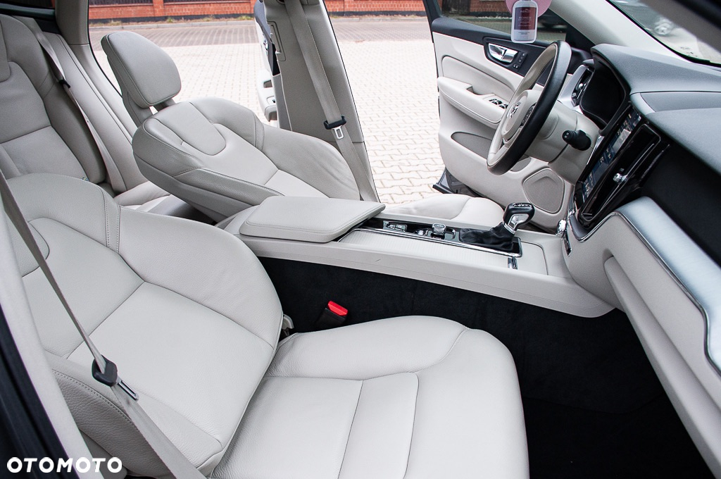Volvo XC 60 T6 AWD Momentum - 12
