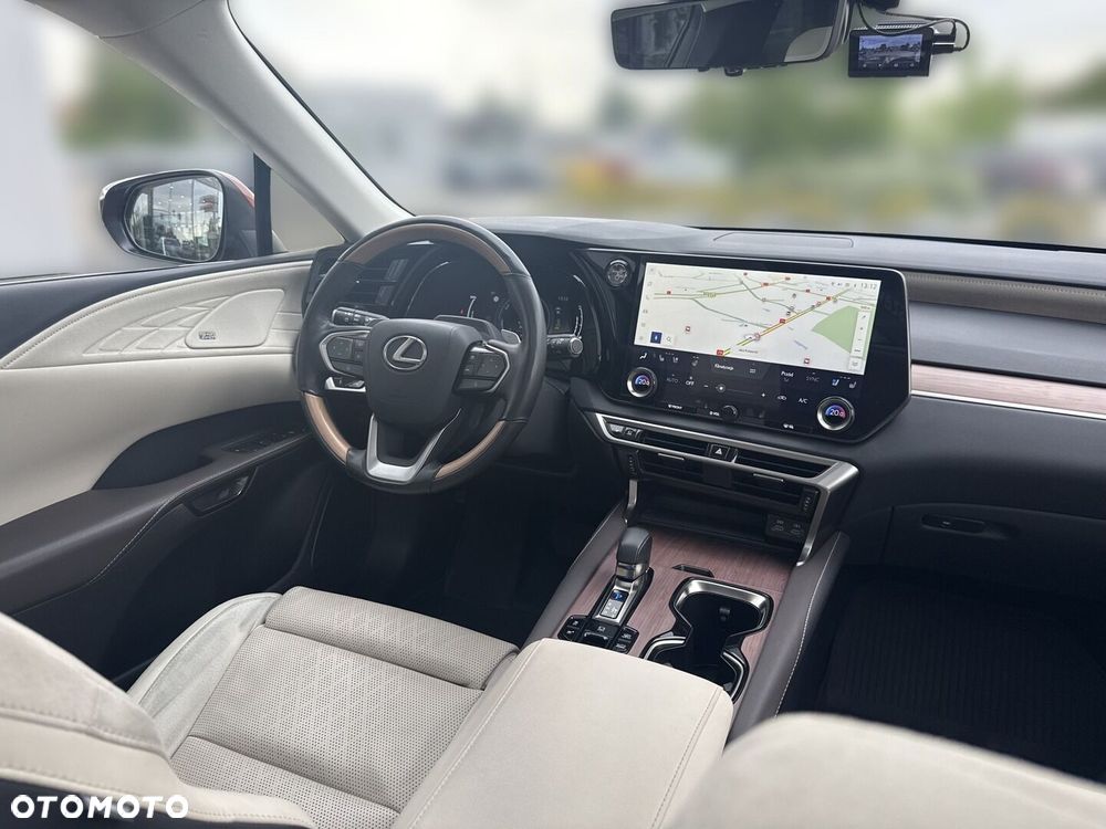 Lexus RX 450h+ Omotenashi - 24