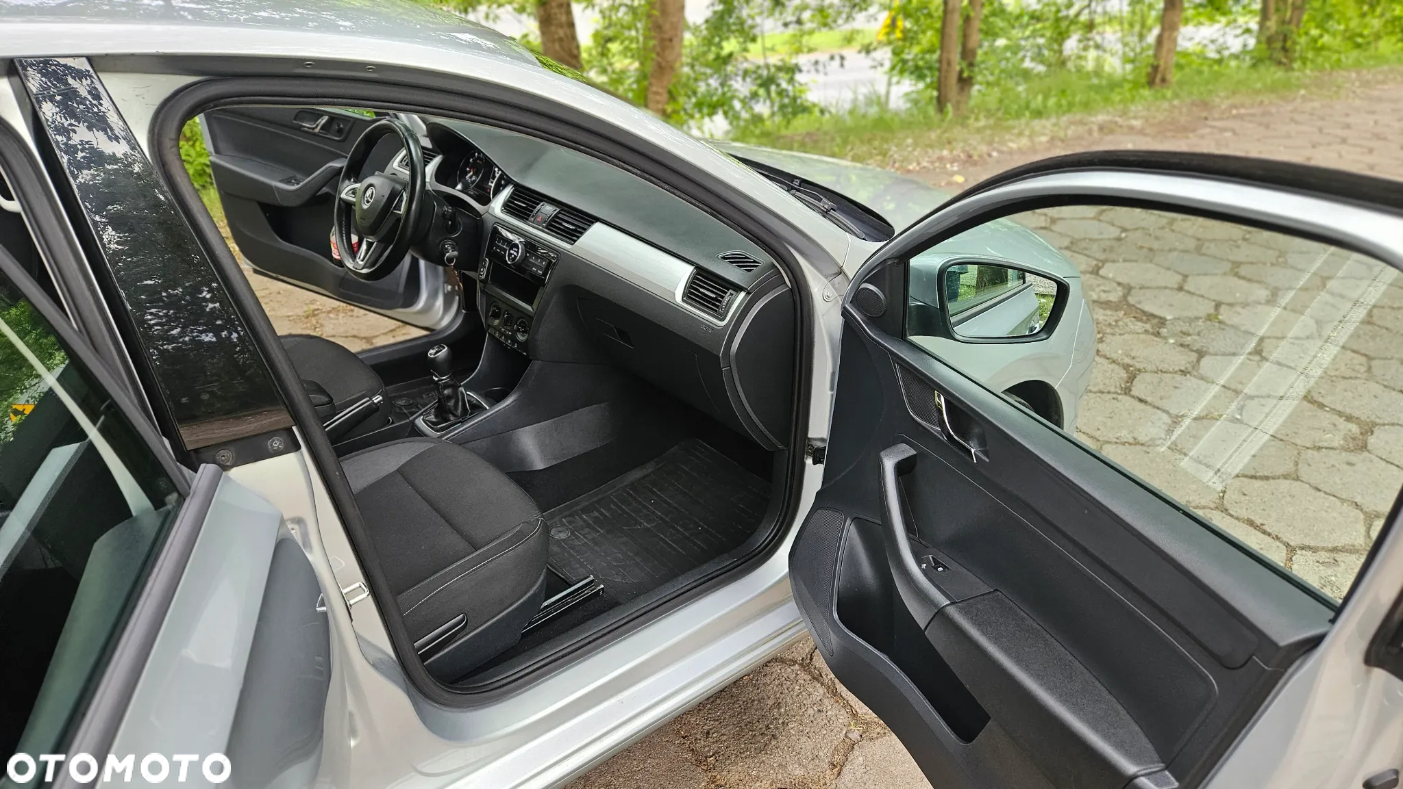 Skoda RAPID 1.2 TSI Ambition - 14