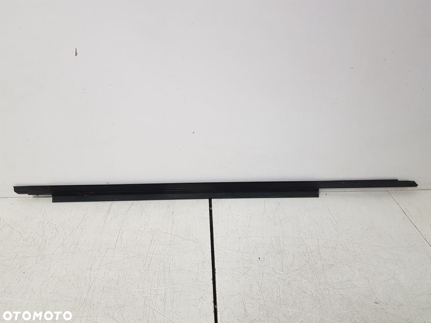 LISTWA ZGARNIAJĄCA AUDI AUDI Q5 I 1 09-16 LEWA PRZÓD PRZEDNIA CZARNA BLACK GLOSSY 8R0853283 - 4