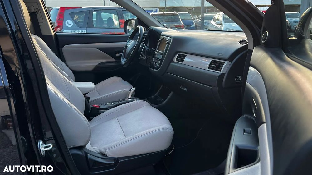Mitsubishi Outlander - 29