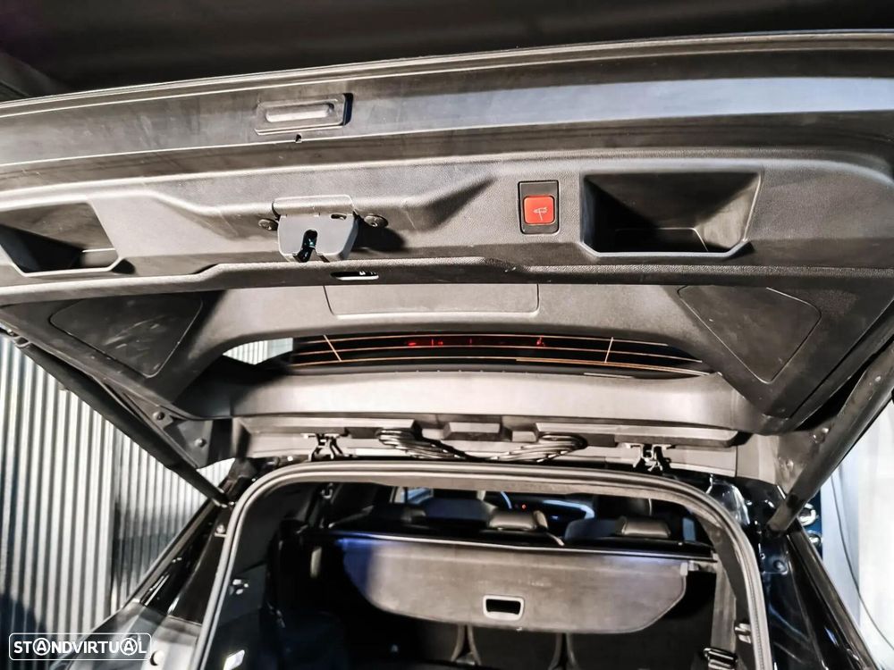 Peugeot E-5008 73 kWh GT - 24