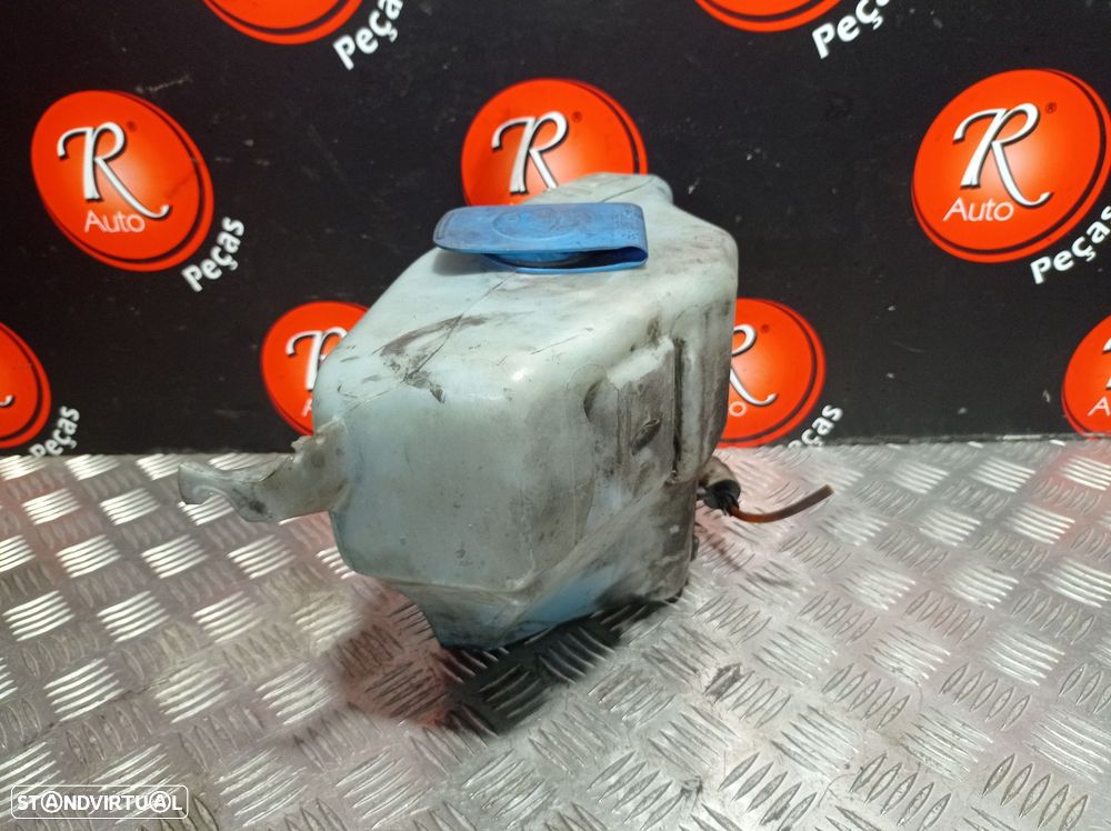 Reservatorio Da Agua Do Esguicho Volkswagen Passat (3A2, 35I) - 2