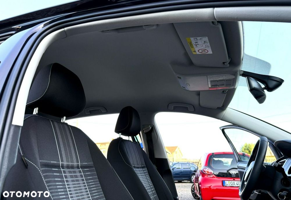 Volkswagen Golf 1.6 TDI BlueMotion Technology Lounge - 32